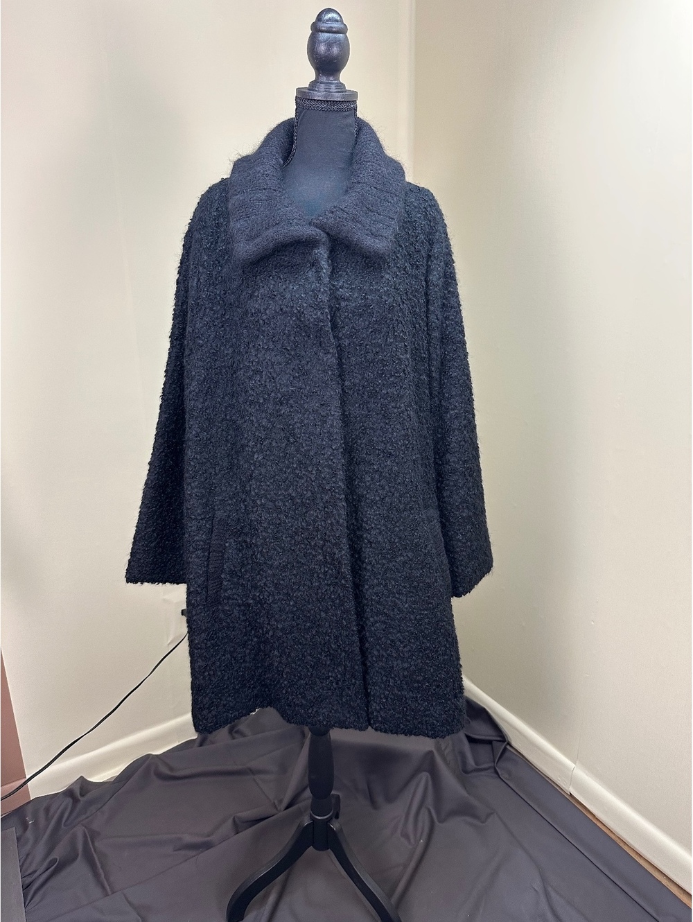 Eileen Fisher women’s coat, size 2XL. New without tags. Made in Peru.